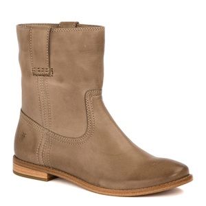 Brand New Frye boots-Anna short